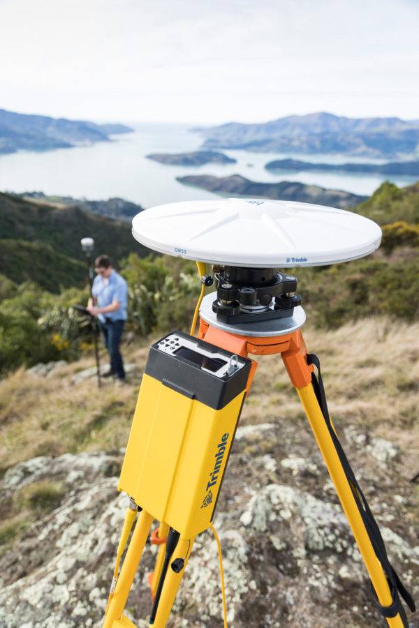 Trimble R750